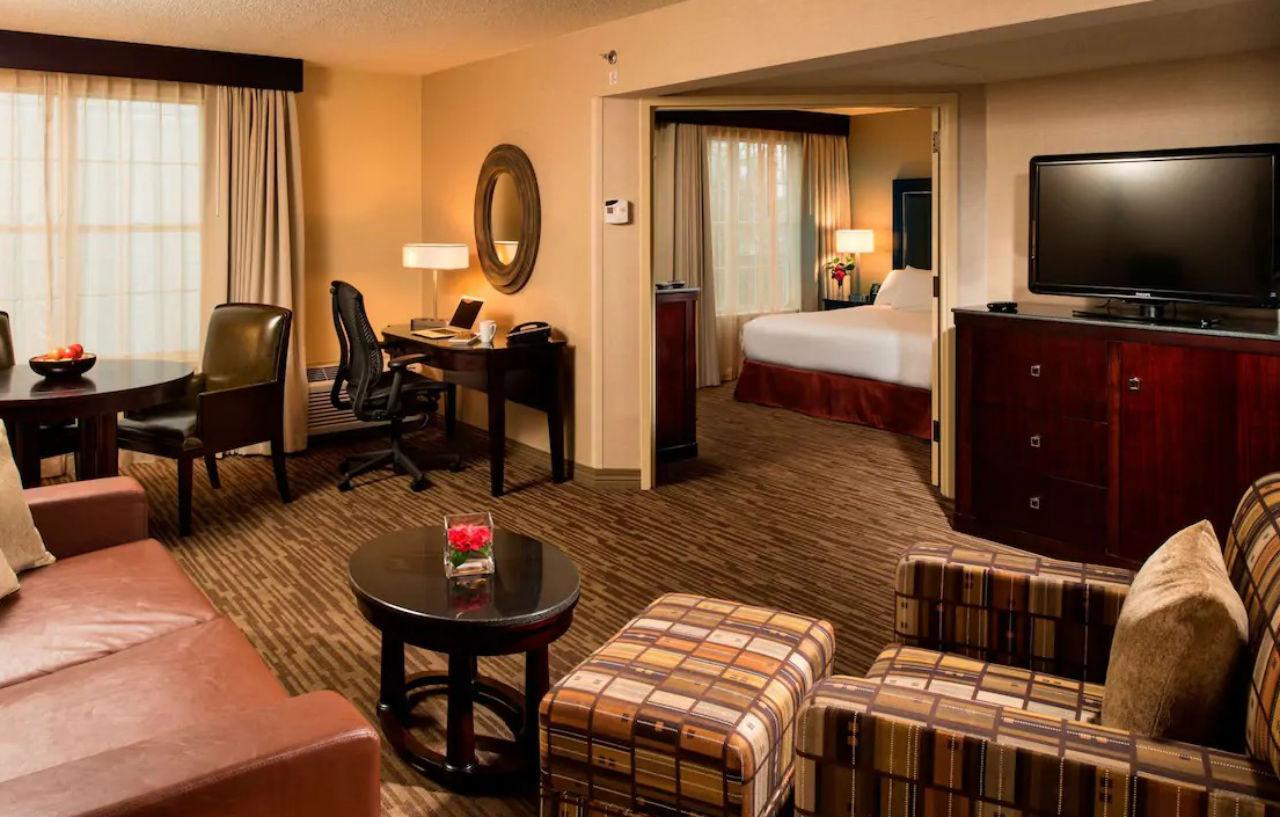 Doubletree By Hilton Raleigh Durham Airport At Research Triangle Park Hotel ภายนอก รูปภาพ
