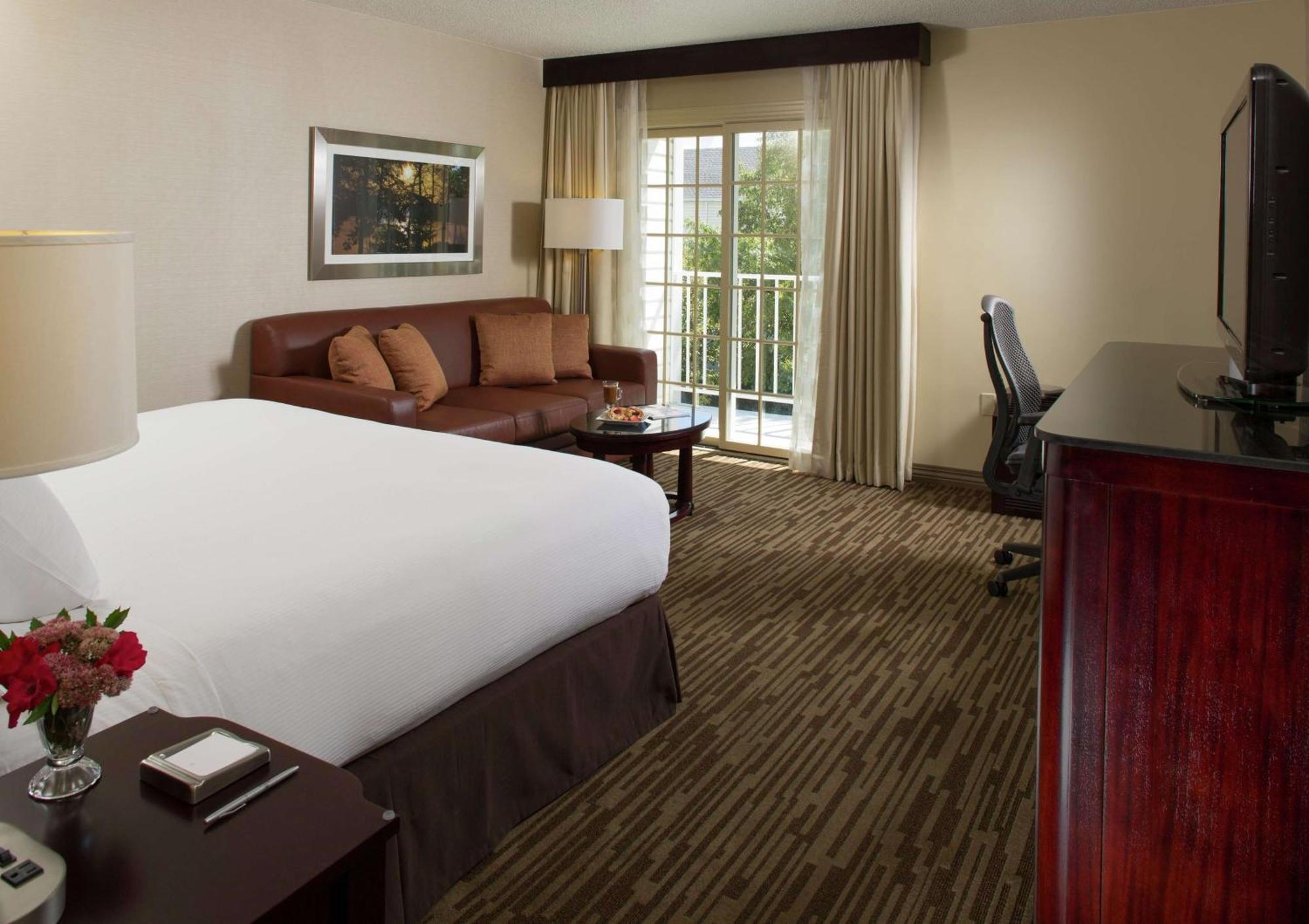 Doubletree By Hilton Raleigh Durham Airport At Research Triangle Park Hotel ภายนอก รูปภาพ