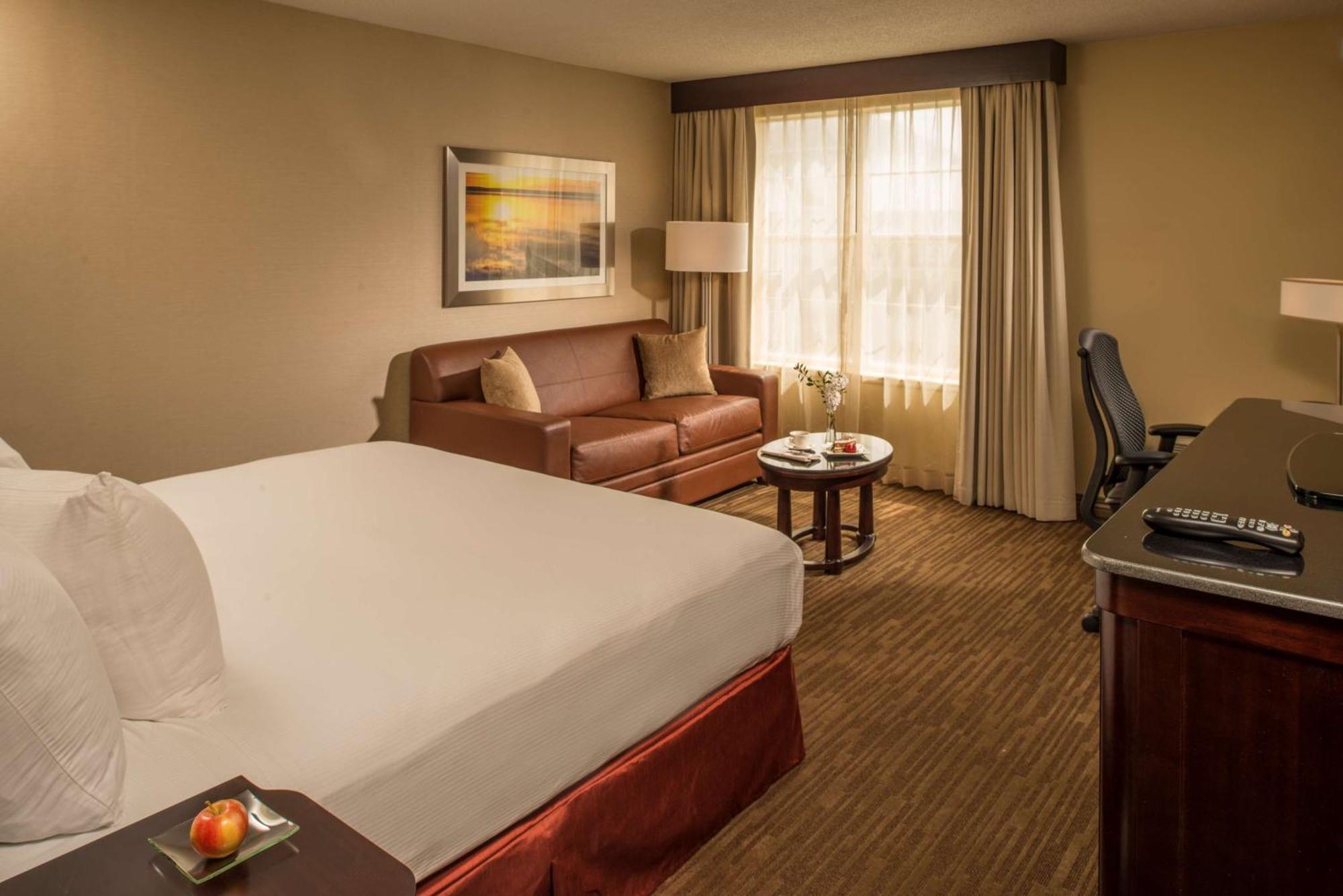 Doubletree By Hilton Raleigh Durham Airport At Research Triangle Park Hotel ภายนอก รูปภาพ