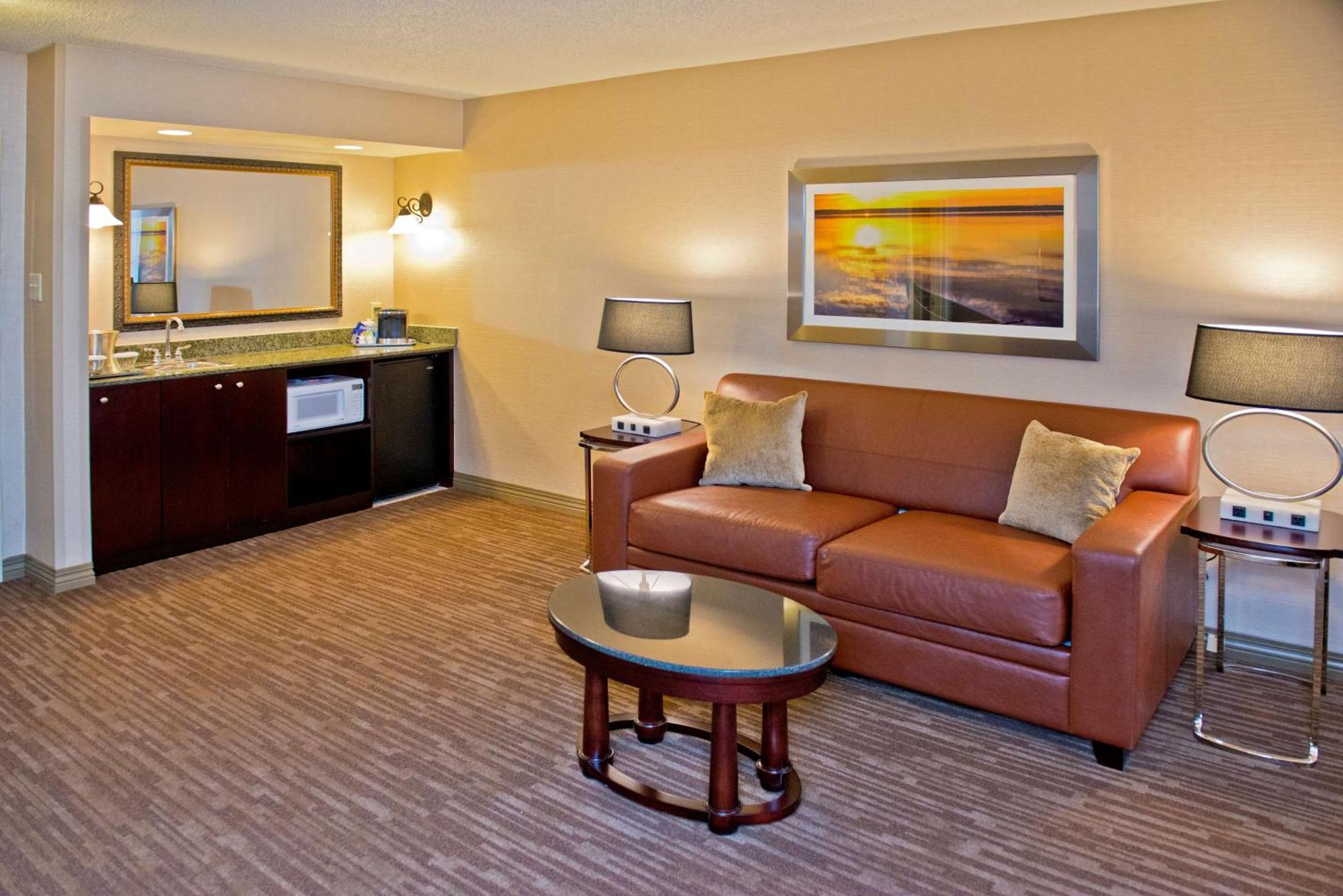 Doubletree By Hilton Raleigh Durham Airport At Research Triangle Park Hotel ภายนอก รูปภาพ