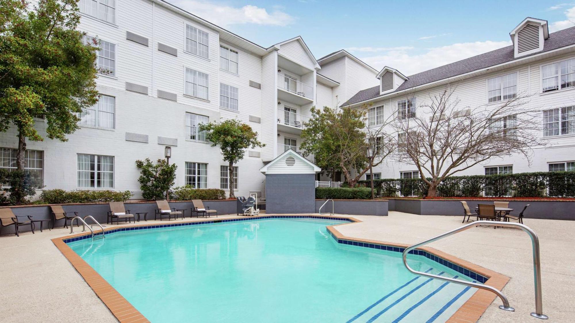 Doubletree By Hilton Raleigh Durham Airport At Research Triangle Park Hotel ภายนอก รูปภาพ