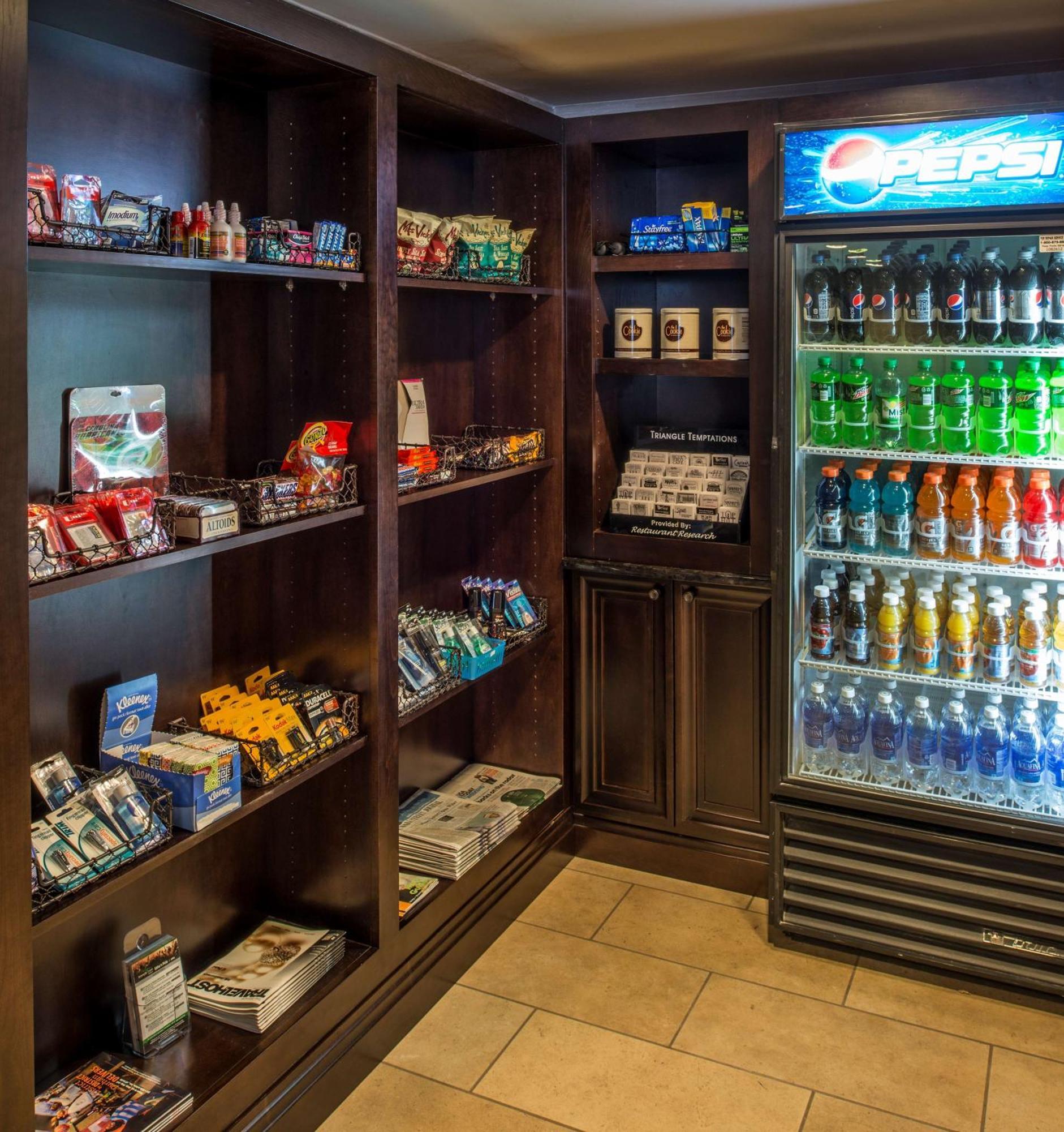 Doubletree By Hilton Raleigh Durham Airport At Research Triangle Park Hotel ภายนอก รูปภาพ
