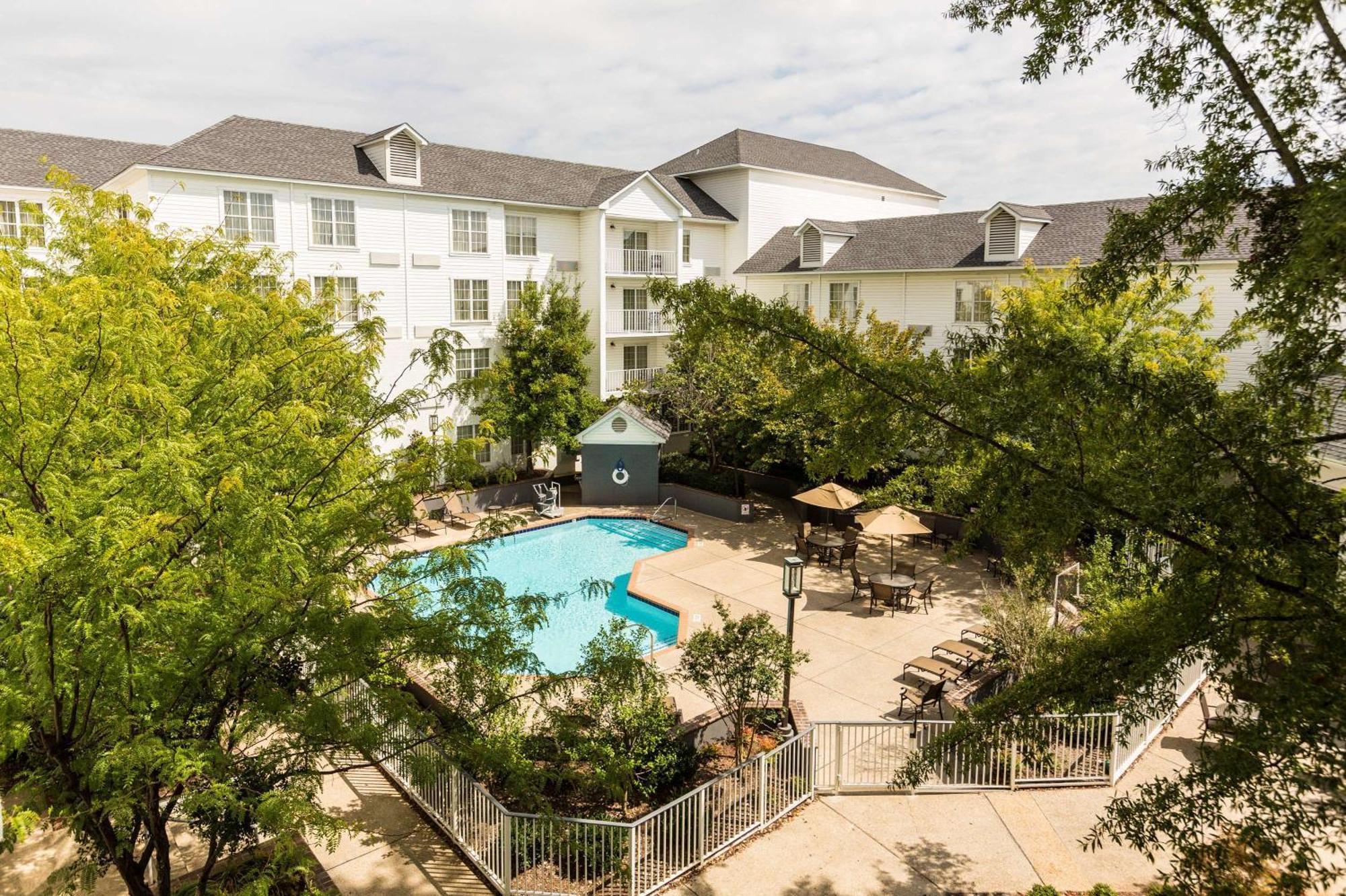 Doubletree By Hilton Raleigh Durham Airport At Research Triangle Park Hotel ภายนอก รูปภาพ
