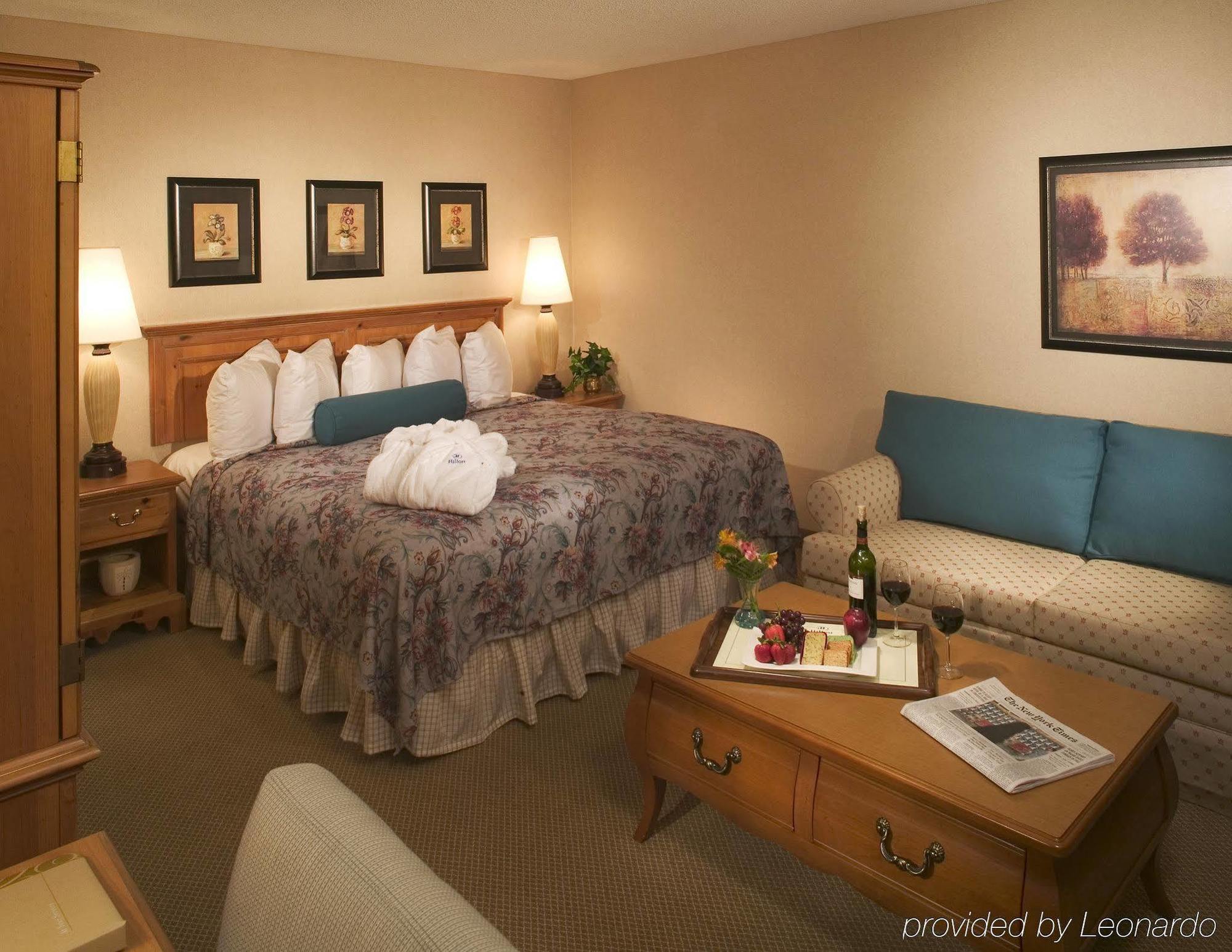 Doubletree By Hilton Raleigh Durham Airport At Research Triangle Park Hotel ภายนอก รูปภาพ